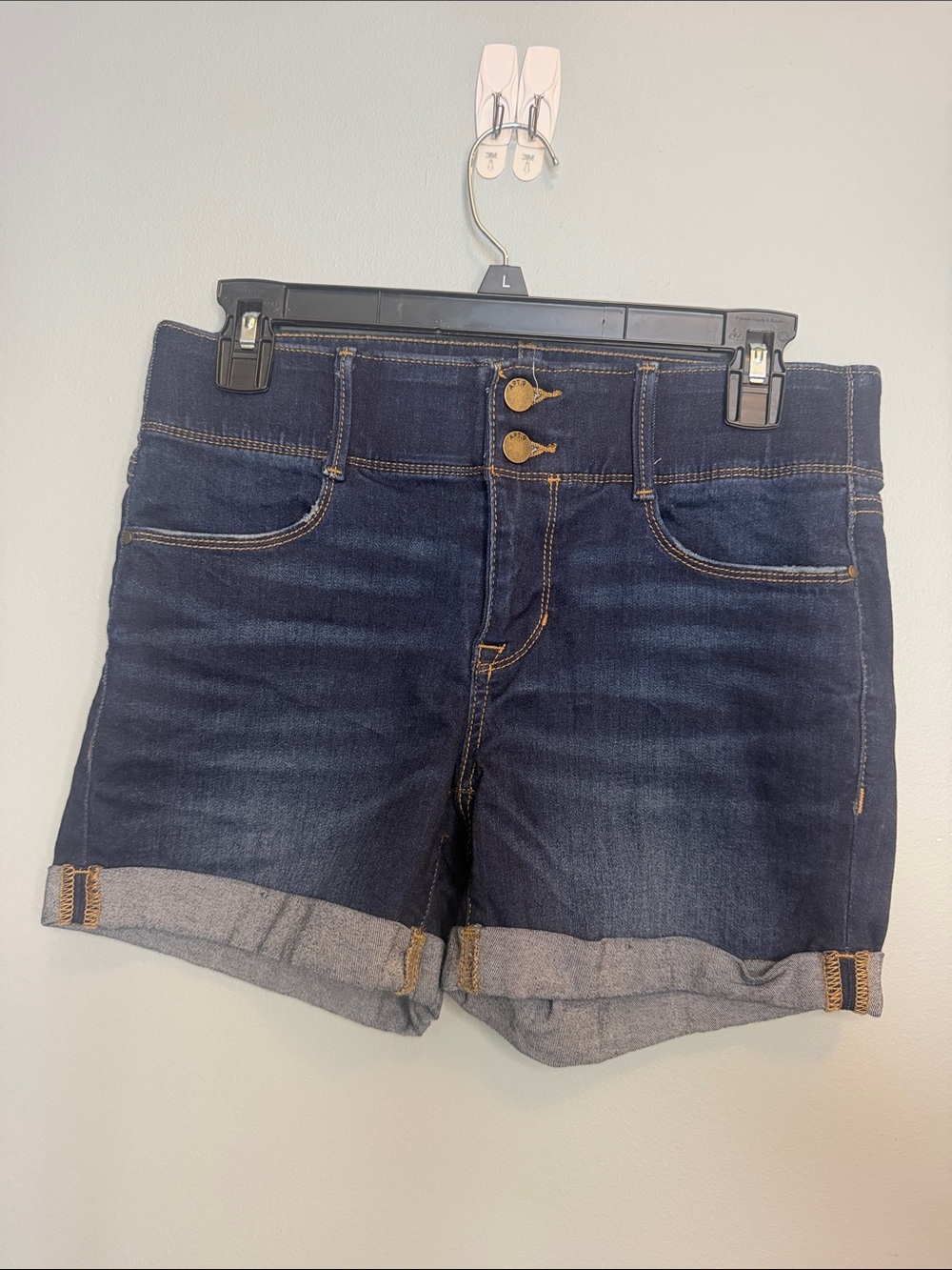 APT. 9 Women’s Dark Blue Denim Roll-Cuff Shorts